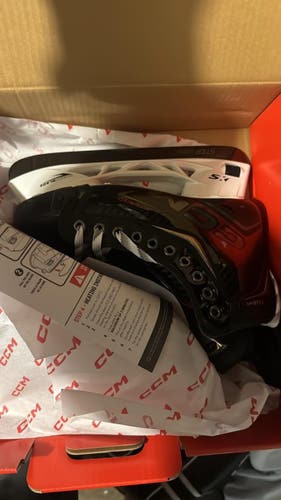 2025 CCM JetSpeed FT8 Pro Hockey Skates Regular Width 7 (New)