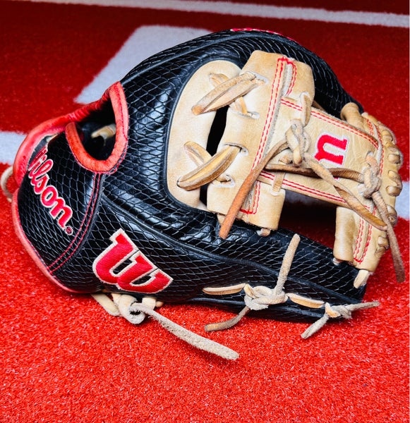 2021 Wilson A2000 RH Infield Baseball Glove 11.25" (Used)