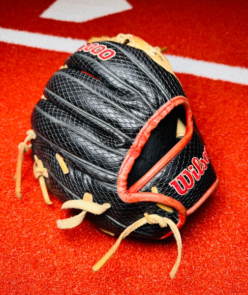 2021 Wilson A2000 RH Infield Baseball Glove 11.25" (Used)