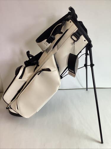 Ping 2026 Reserve Lightweight Stand Carry Bag. NEW