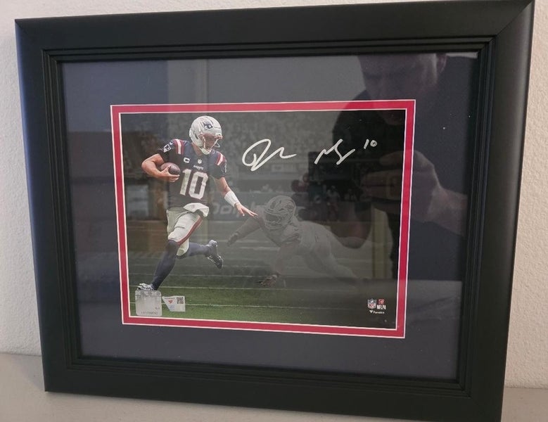 Patriots DRAKE MAYE Framed Auto Signed 8x10 "Stiff Arm" Photo Fanatics COA