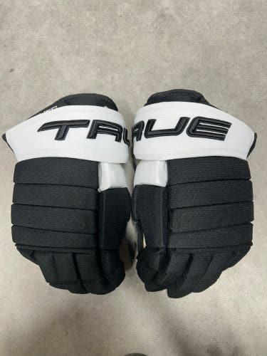 14” True 4 Roll Pittsburgh Penguins Pro Stock Gloves Pro Stock (New) NHL