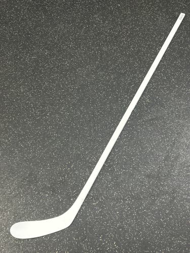 Senior Right Handed P28 85 Flex Pro Stock (New) Winter Whiteout Stick Item#CC8W