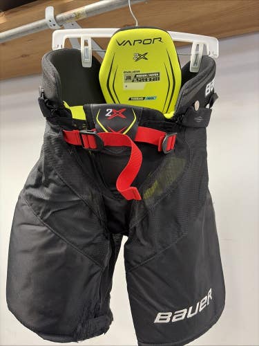 Junior Size Medium Bauer Vapor 2X Ice Hockey Player Pants.