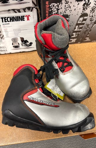 12K Salomon Snowmonster SNS Profil Used Size 12 kids youth Cross Country Ski Boots