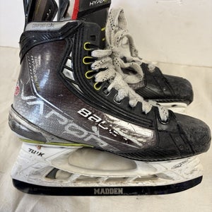 Junior Size 4 Fit 1 Bauer Vapor Hyperlite X Ice Hockey Skates