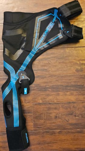 (Used) Kinetic Arm K1 Adult Arm Brace - Medium - Right Hand Throw