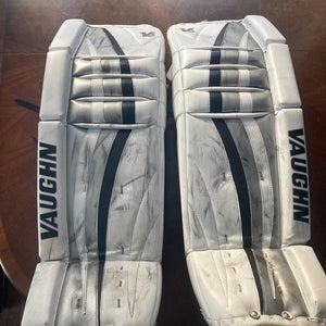 33" +2 Vaughn Velocity V6 Goalie Leg Pads (Used)