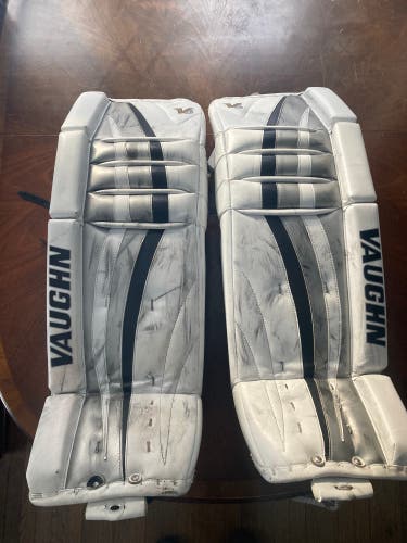 33" +2 Vaughn Velocity V6 Goalie Leg Pads (Used)