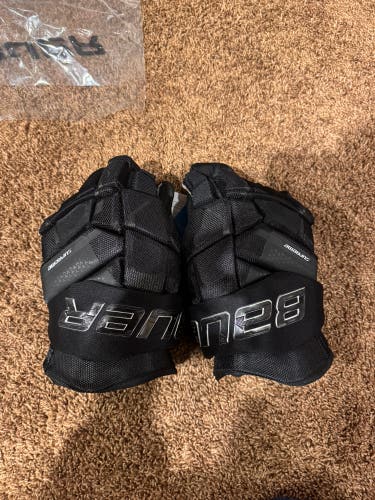 Bauer Supreme Mach Gloves 14" (New)