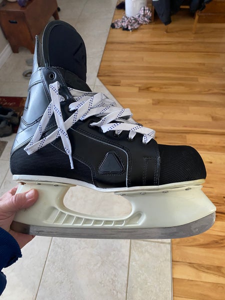 Daoust 701 Performance Hockey Skates 9.5 (Used)