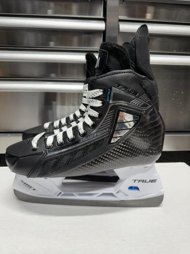 True SVH Custom Pro Hockey Skates Size 7 Charlie McAvoy Pro Stock 263mm (NEW)