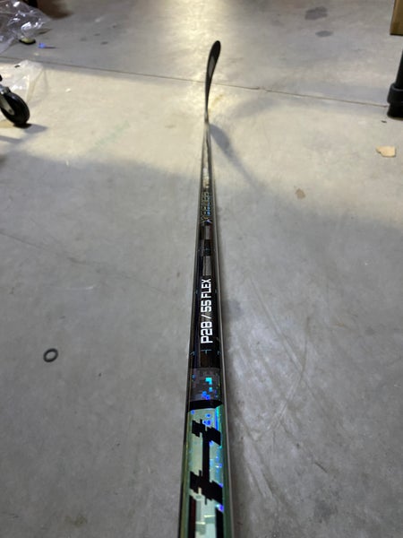 Intermediate Bauer Twitch Left Hand Hockey Stick P28 55 Flex (New)