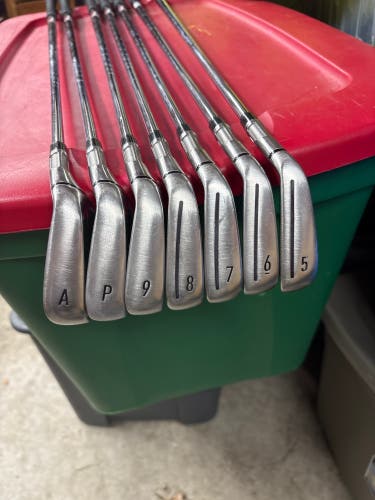 Men's 2022 TaylorMade Stealth Right Handed Iron Set Stiff Flex (7 Clubs) #5 - #9, PW, GW Steel Shaft