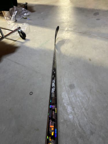 Intermediate Bauer Twitch Left Hand Hockey Stick P28 55 Flex (New)