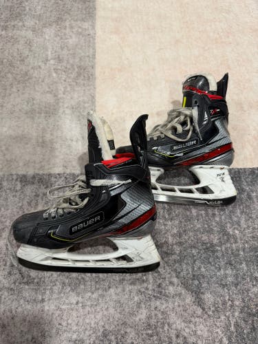 Bauer Vapor 2X Pro Hockey Skates Regular Width Size 6 (Used)