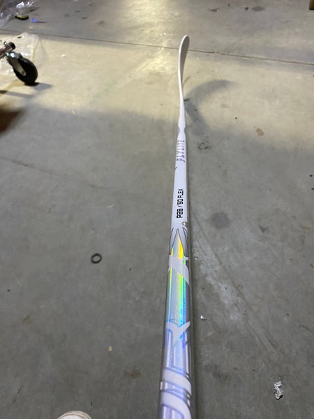 Junior Bauer Vapor FlyLite Left Hand Hockey Stick P28 50 Flex (New)