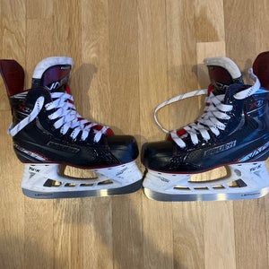 2019 Bauer Vapor X2.7 Hockey Skates Regular Width Size 1.5 (Used)