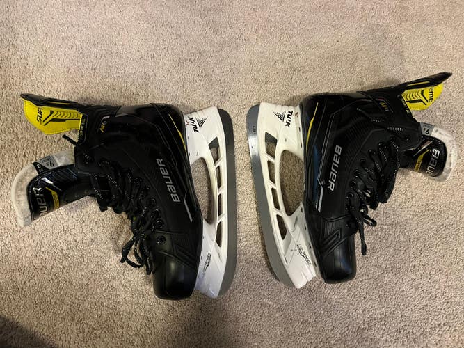 2022 Bauer Supreme M4 Hockey Skates Regular Width 9.5 Fit 3 (Lightly Used)
