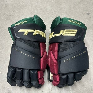 15” True Catalyst 9X Arizona Coyotes Kachina Pro Stock Gloves Pro Stock (New) NHL