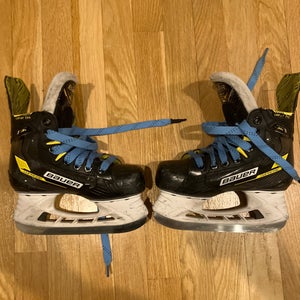 2022 Bauer Supreme M4 Hockey Skates Regular Width Size 1.5 (Used)