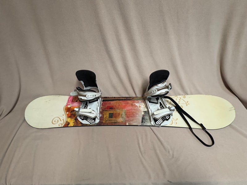 Unisex 139cm Rossignol Zena Snowboard All Mountain With Bindings 139 cm (Used)