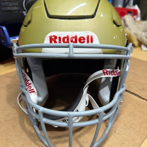 USED RIDDELL FLEX ADULT HELMET - MEDIUM - VEGAS GOLD