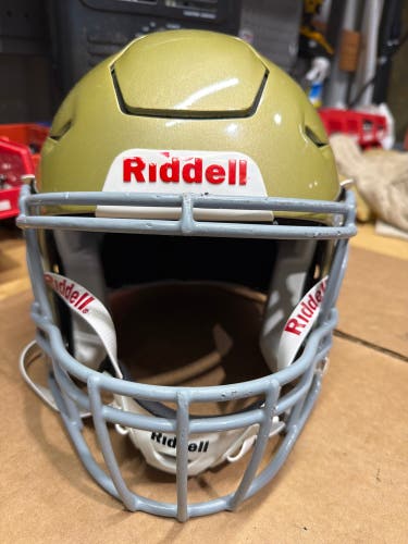 USED RIDDELL FLEX ADULT HELMET - MEDIUM - VEGAS GOLD