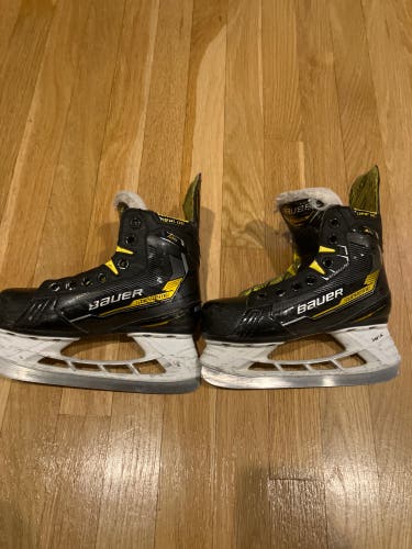 2022 Bauer Supreme M4 Hockey Skates Regular Width 13 (Used)