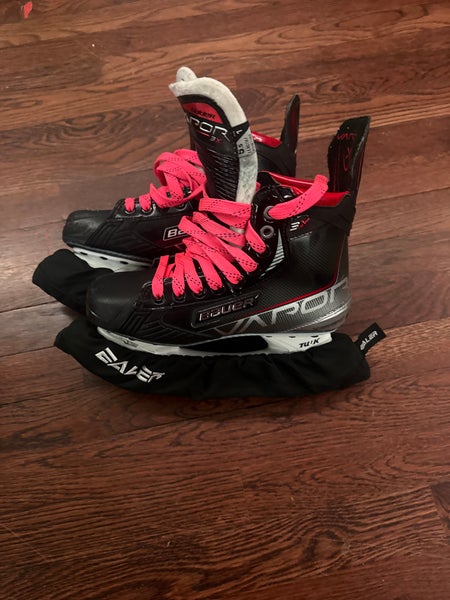 2021 Bauer Vapor 3X Hockey Skates Regular Width Size 5.5 (Used)