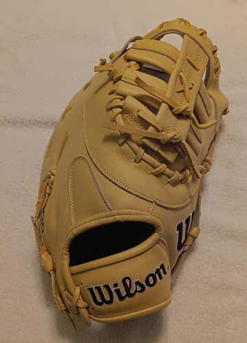 Wilson A2000 Classic 1679 12.5" Baseball First Base Mitt: WBW102097125