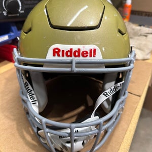 USED RIDDELL FLEX ADULT HELMET - LARGE - VEGAS GOLD