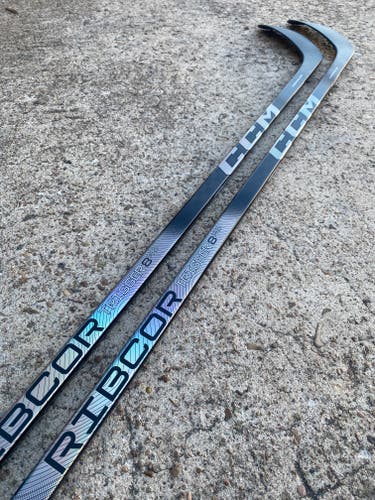 2 Pack CCM Trigger 8 Pro Stock Hockey Stick Grip Right 85 Flex P28 9638