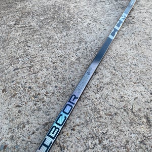 CCM Trigger 8 Pro Stock Hockey Stick Grip Right 85 Flex P28 9638