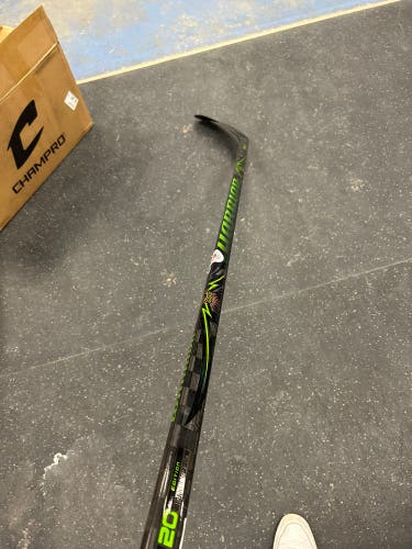 Senior Warrior Alpha Deluxe Right Handed Hockey Stick W03 75 Flex (New)