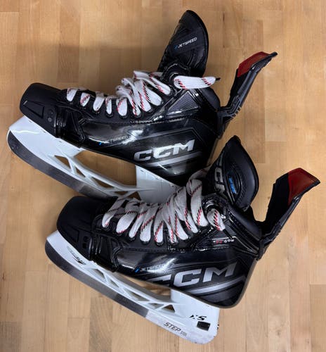 CCM JetSpeed FT690 Hockey Skates - Senior 8.5 Wide (New)