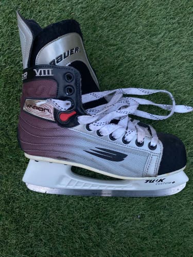 2005 Bauer Vapor VI Hockey Skates Regular Width Size 6 (Used)