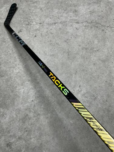 90 Flex P92 New Senior CCM Right Hand Pro Stock Tacks AS-VI Pro Hockey Stick