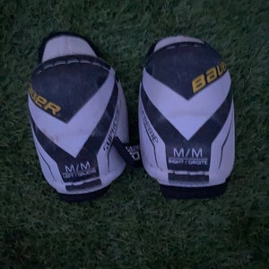 Youth Medium Bauer Supreme 150 Elbow Pads (Used)