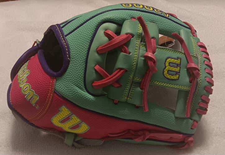 2025 Wilson RH Infield A2000 Baseball Glove 11.5" (New)