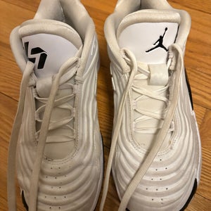 White Men's Size M 8.0 (W 9.0) Adult Jordan Luka 3 Basketball Shoes (Used)