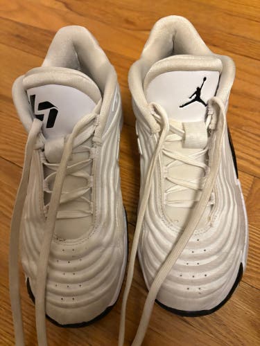 White Men's Size M 8.0 (W 9.0) Adult Jordan Luka 3 Basketball Shoes (Used)
