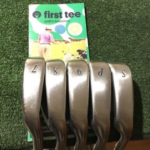 XXIO 8 Ladies Irons Set (7-PW-SW) MP-800 42g Graphite Shafts