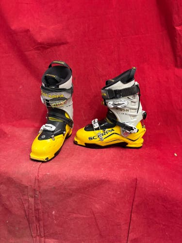 Alpine Touring Ski Boots: Mondo 26 & 26.5 Scarpa Alpine Touring Ski Boots (Used)
