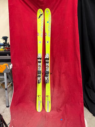 Skis: Blizzard Titan Nine skis, 181cm. Bindings: marker, binding Range: 260-360mm