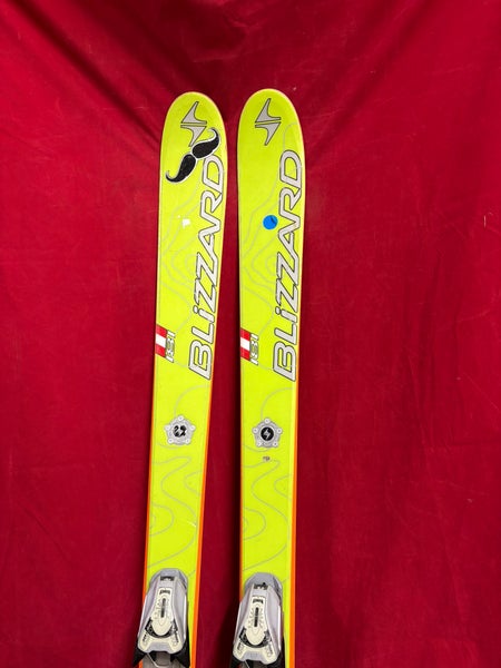 新品 181 BLIZZARD TITAN NINE Skis: Blizzard Titan Nine skis, 181cm. Bindings: marker, binding