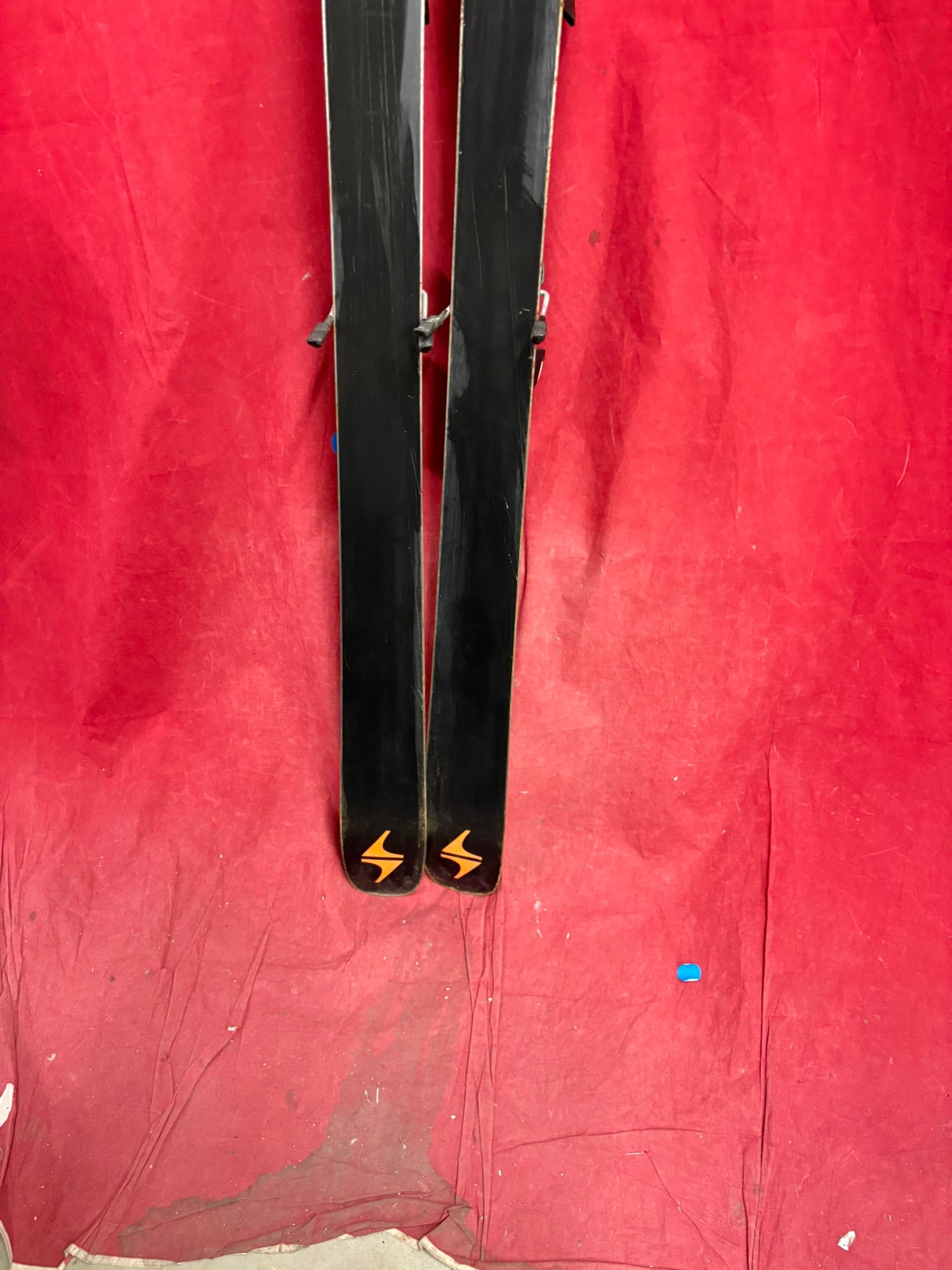 Skis: Blizzard Titan Nine skis, 181cm. Bindings: marker, binding