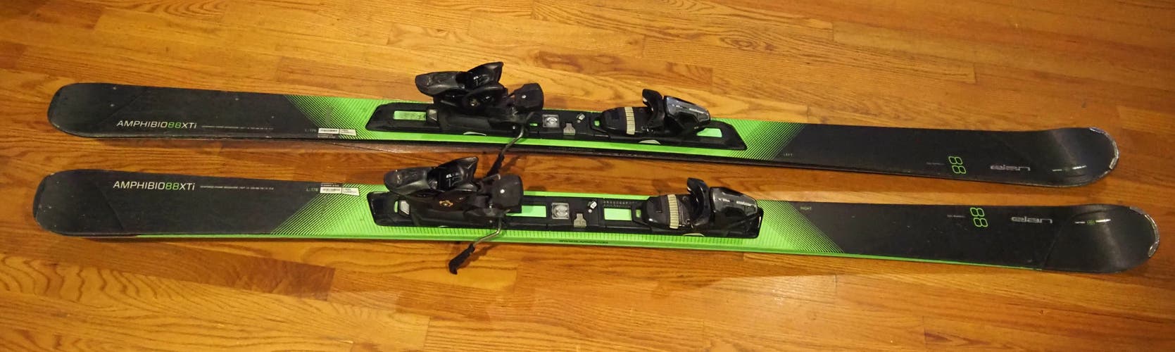 Men's All Mountain 176 cm Elan Amphibio 88 XTi Skis With Bindings Max Din 12 (Used)