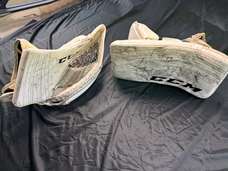 CCM Extreme Flex Pro Regular Pro Stock (Used)