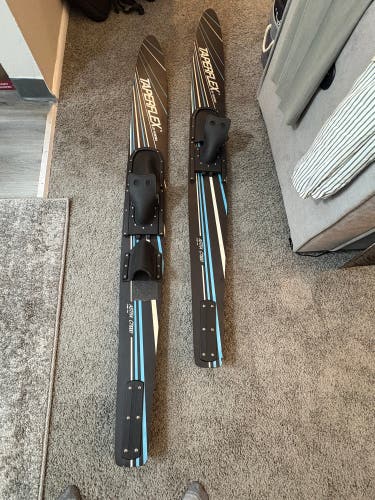 Puritan Taperflex Black Water Skis 66 in with Adjustable Bindings Equipped for One/Two Option (Us)